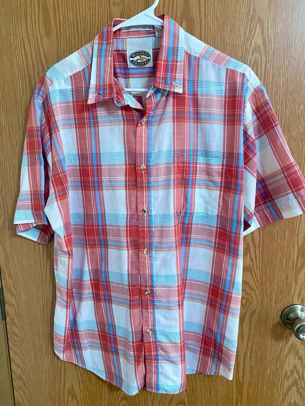 Midwest Traders Plaid Button-Down Shirt Size L Short Sleeve Red